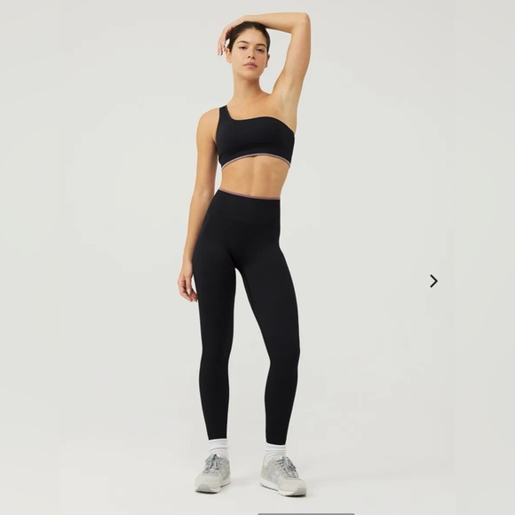 Outdoor Voices SeamlessRib 7/8 Legging - Black - Picture 4 of 5